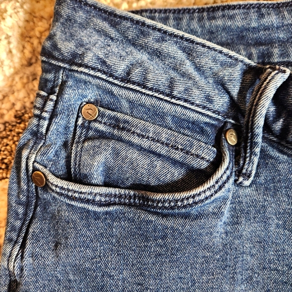 VERA WANG SLIM STRAIGHT LEG JEANS-SIZE 16 - Picture 4 of 11